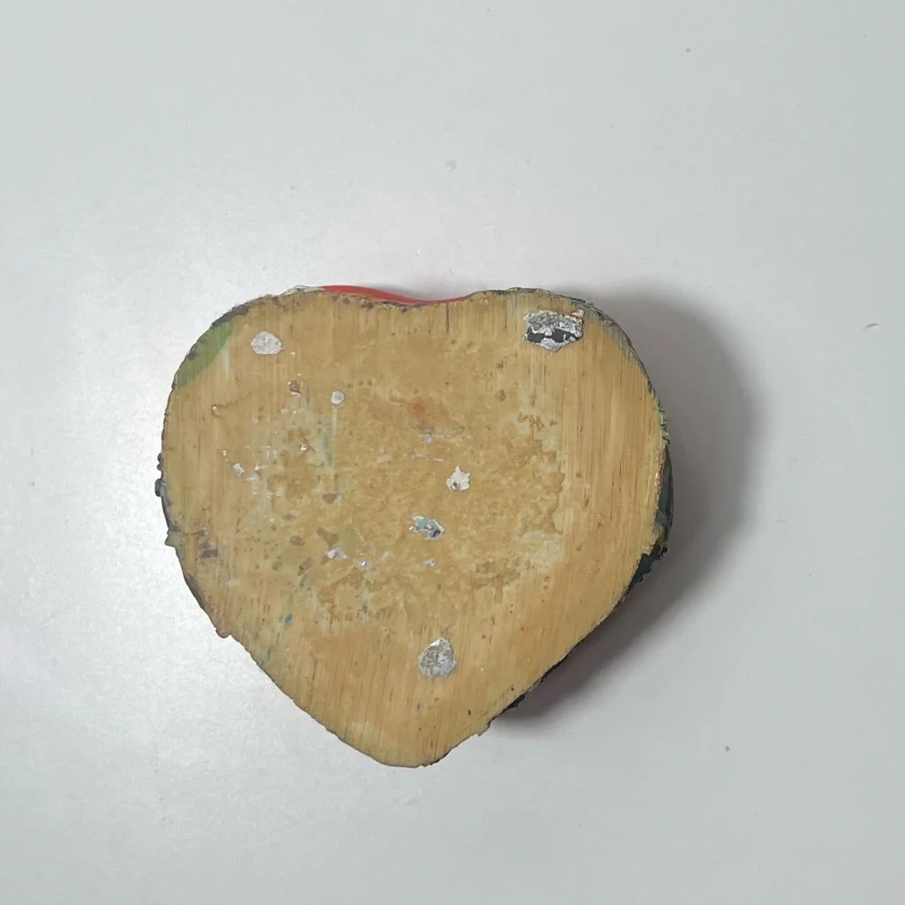 República Dominicana 3D Handmade Heart Shaped Macaw Colorful Trinket Box W/ Lid